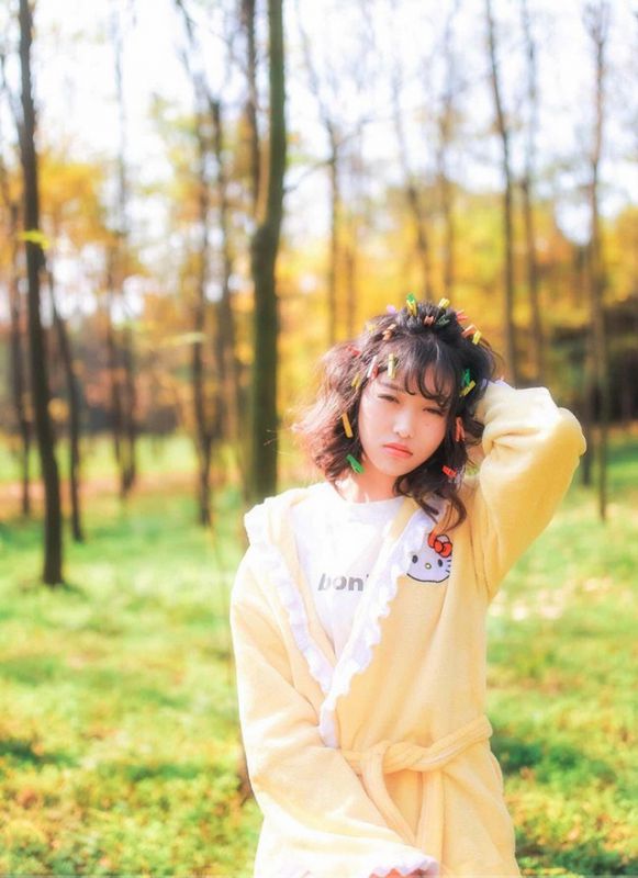 自然气质美女森林清纯养眼唯美梦幻可爱写真