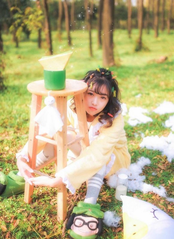 自然气质美女森林清纯养眼唯美梦幻可爱写真
