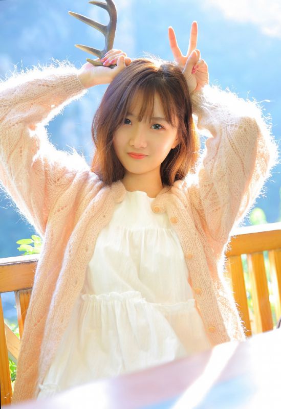 温柔气质美女小姐姐私房可爱阳光甜美笑容清纯写真