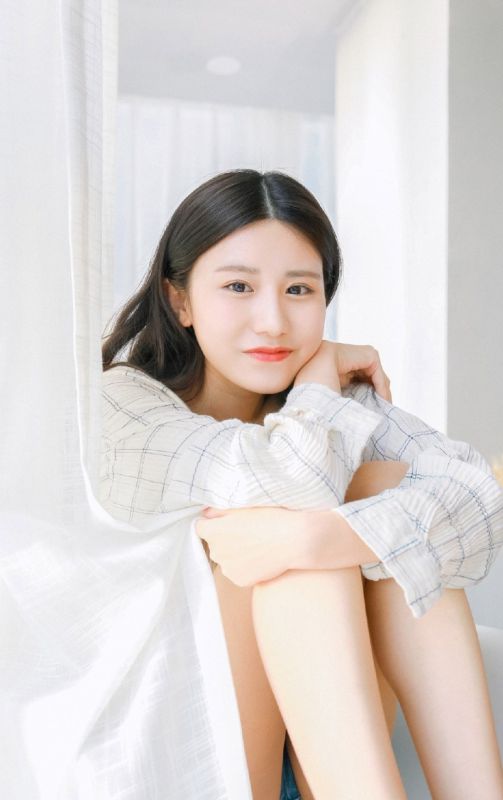 韩国清秀小女神美白雪肌私房性感火辣写真