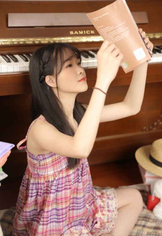 邻家女孩家家酒清纯白嫩软妹写真