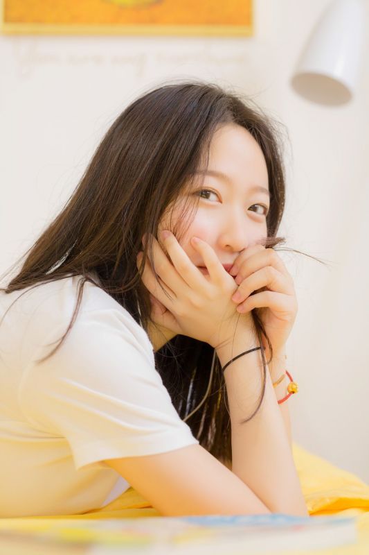 成熟美女嫩模翘臀美腿性感妖娆居家高清写真