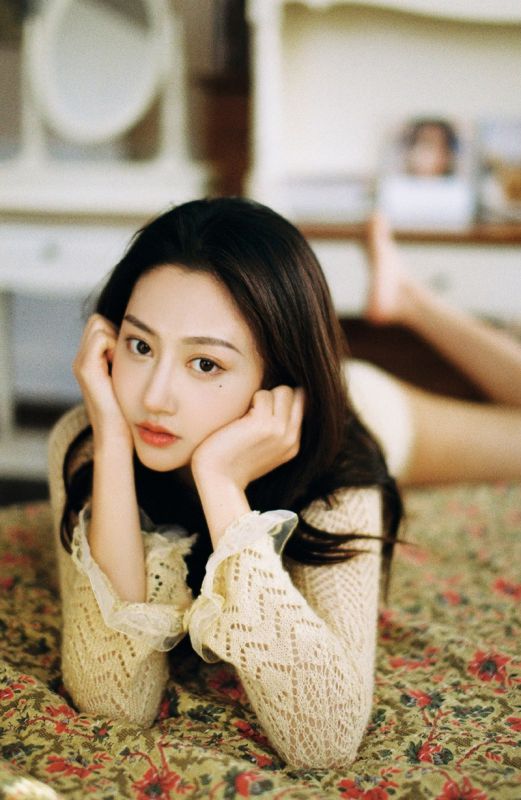 甜美风骚少妇美女私房肥臀高贵激情猎物爱液性感写真