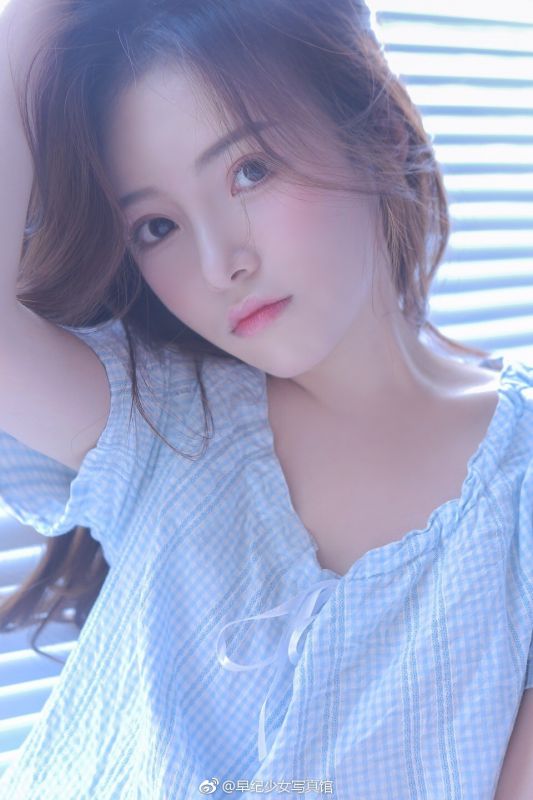 美少女网红白嫩玉体冷艳丰韵唯美养眼写真图片