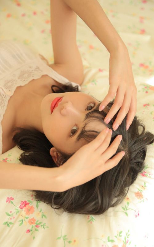 治愈天然素人美女长腿性感萌妹私房写真