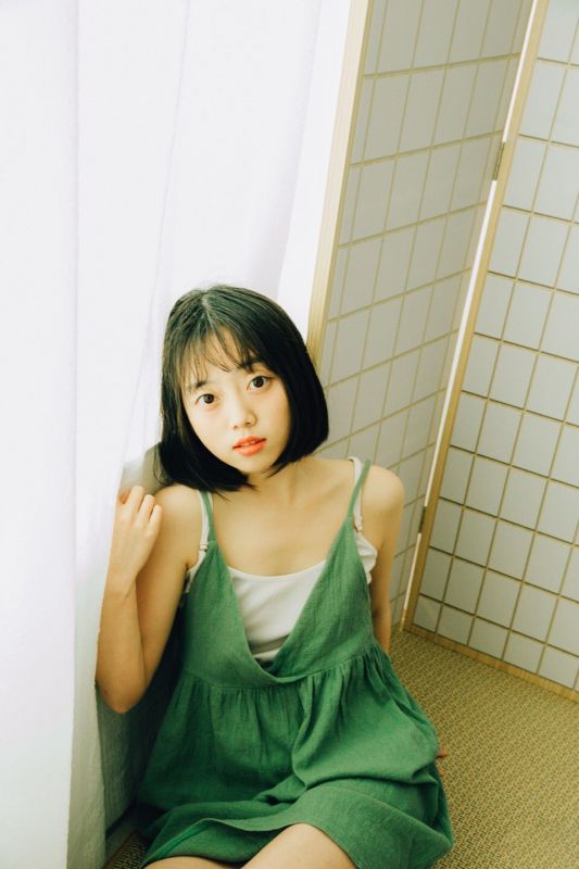 日本美少女搞怪小机灵性感居家生活艺术写真