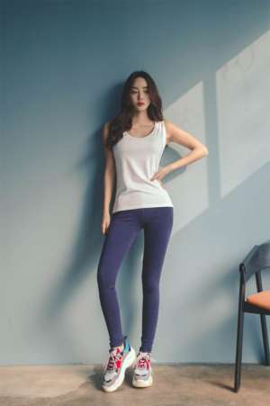 韩国网红美女模特高瘦身材曲线性感惹火长腿摄影写真