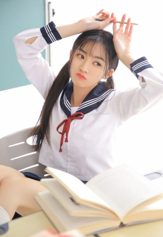韩国大学生美女成熟性感闺房大胆诱人内衣写真