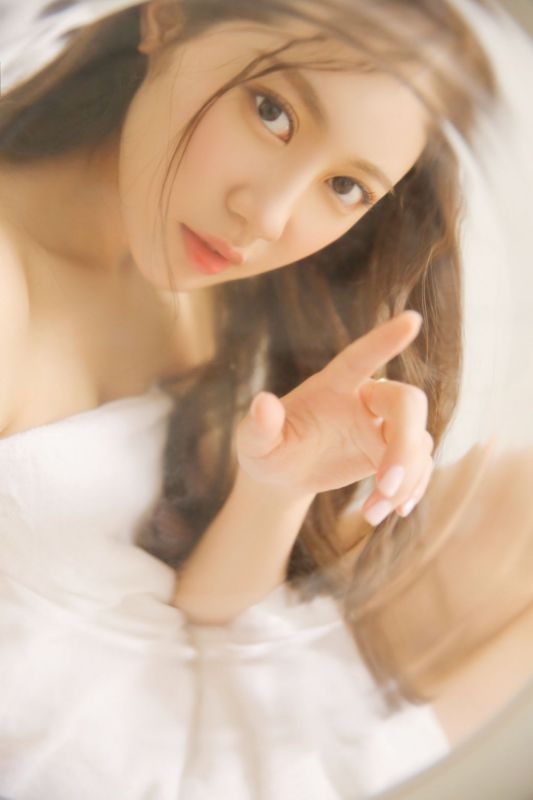 浴巾裹胸美女97学生妹极度隐私浴室湿身诱惑写真