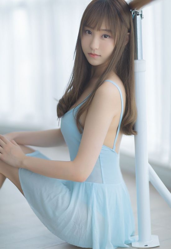 舞蹈美女御姐长腿美足惹火姿态写真