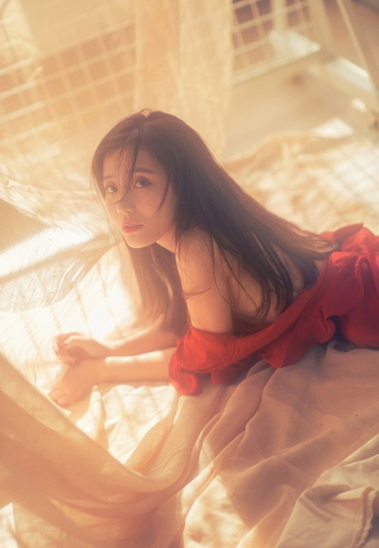 裸背少女大胆人体艺术西西美女性感诱惑写真