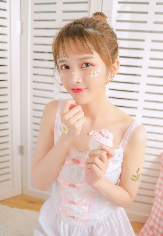 女王幼妻腹黑高冷火辣貌美人妻写真图片