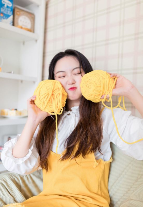 重庆火辣美女校花文艺双全性感人体艺术摄影写真