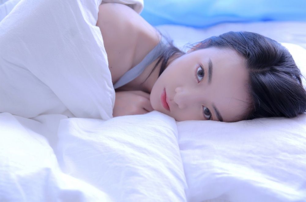 绝色尤物美女床上裸体诱惑大胆人体艺术写真