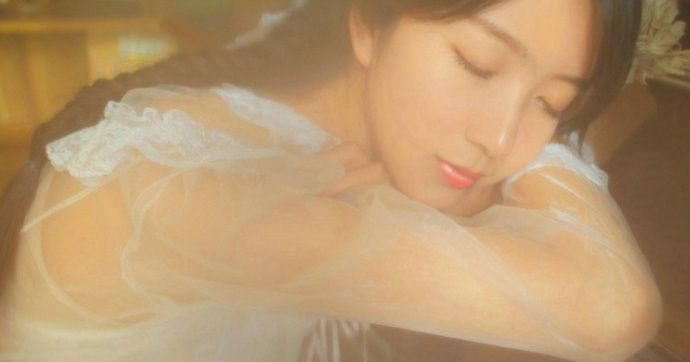 麻花辫美女优雅古典白纱长裙妖娆性感图片