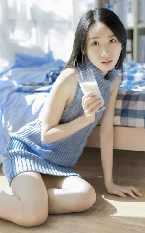 年轻的少妇阿姨私房床上情趣内衣大胆色偷偷写真