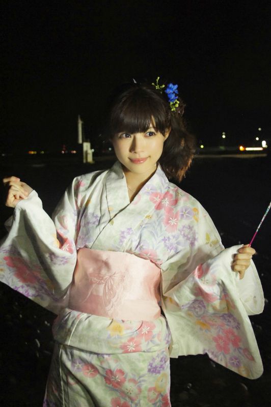 日本90后美女松川佑依子清新外拍