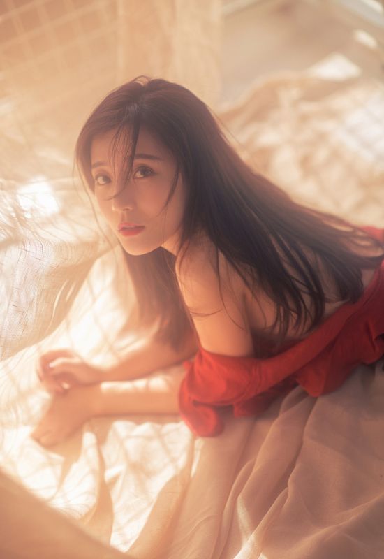 裸背少女大胆人体艺术西西美女性感诱惑写真