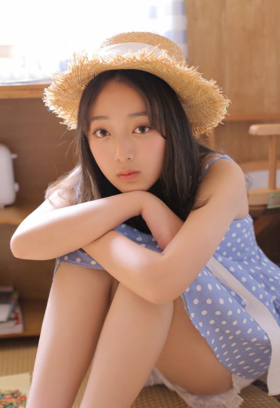 邻家女孩清纯美腿私房大姐姐气质写真