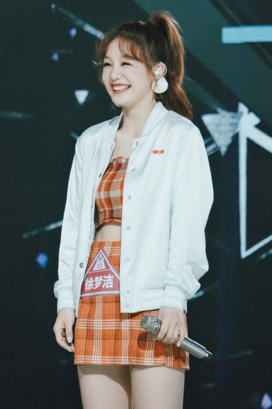 徐梦洁舞台现场短裙美腿靓丽火辣明星写真图片