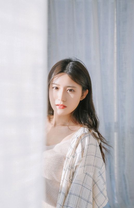 韩国清秀小女神美白雪肌私房性感火辣写真