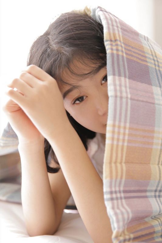 日本开苞美少女纯真甜美私房睡裙美腿白嫩可爱生活写真