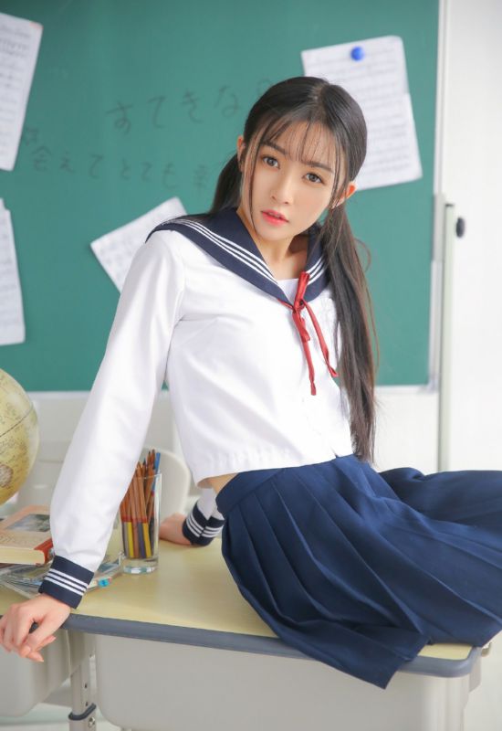 韩国大学生美女成熟性感闺房大胆诱人内衣写真