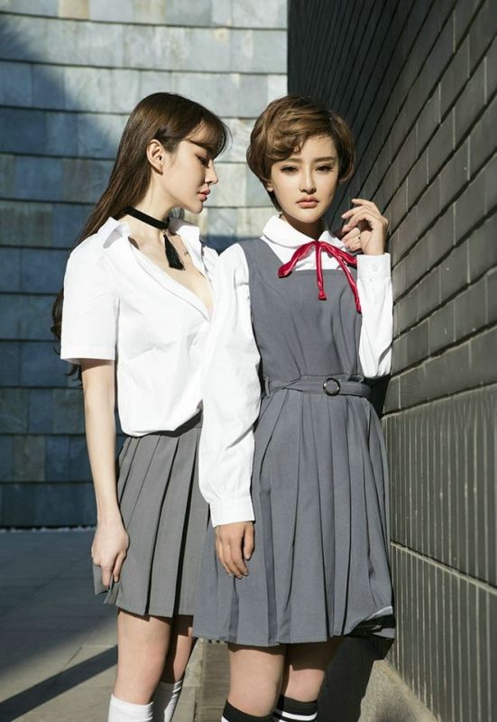 短发美女闺蜜情趣水手服制服诱惑抚媚性感女女写真