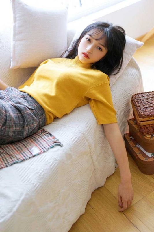 日本宅男女神冷艳气质湿身水着死库水写真
