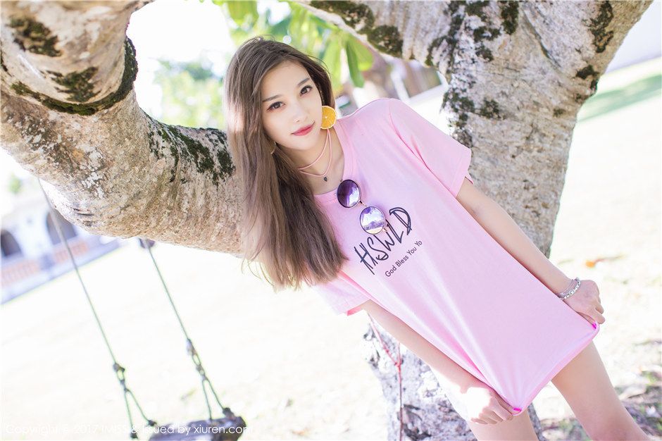 巴厘岛性感比基尼美女杨晨晨sugar荡秋千下美腿摄影旅拍