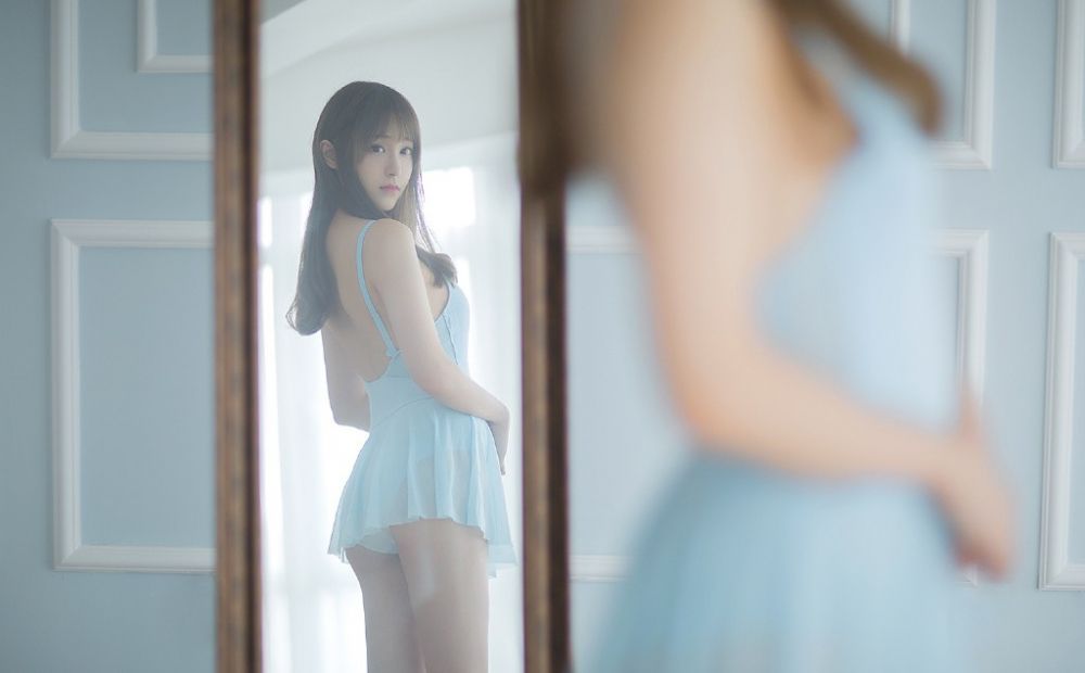舞蹈美女御姐长腿美足惹火姿态写真