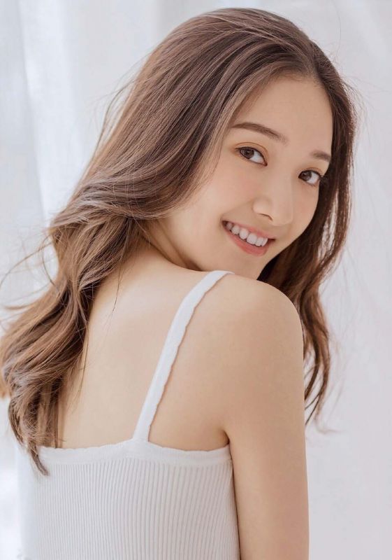 素人御姐薄纱内衣惊艳女神气质室内写真