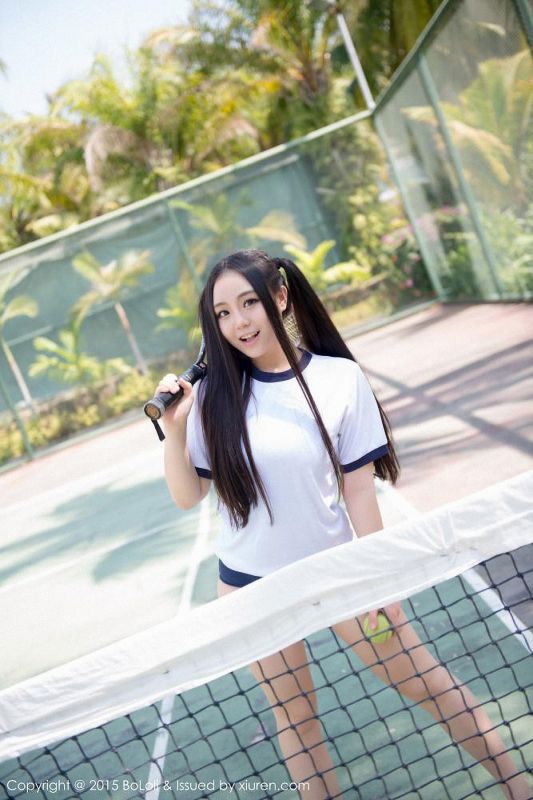 波萝社90后美女许文婷海边清凉写真照