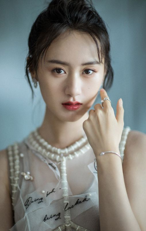 优雅淑女袁冰妍艳丽薄纱长裙唯美迷人明星图片