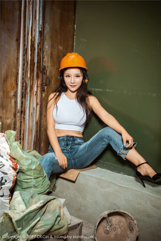宅男女神媛美人牛仔裤露腹肌美腰长腿性感姿色迷人写真