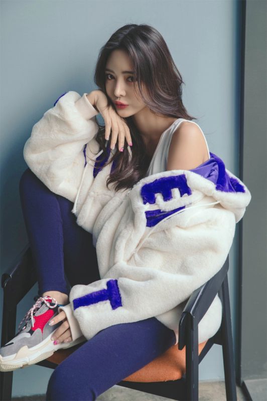 韩国网红美女模特高瘦身材曲线性感惹火长腿摄影写真