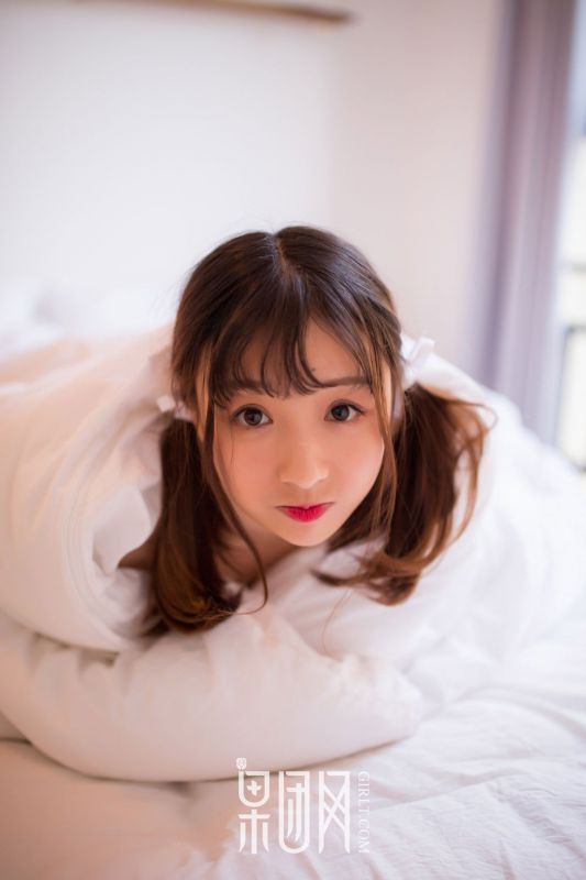 萝莉av浪货床上跪下屁股撅好高性感诱惑写真
