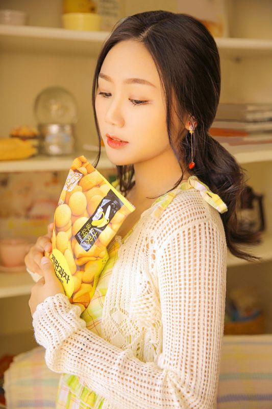 美少女家庭主妇居家私房清纯唯美写真图片
