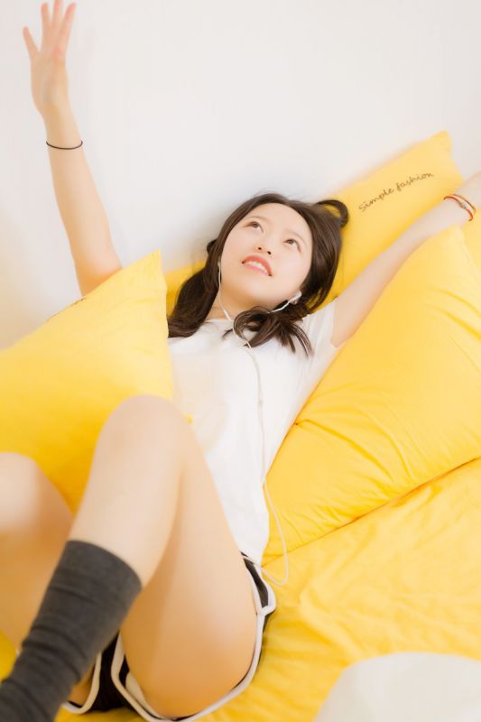 成熟美女嫩模翘臀美腿性感妖娆居家高清写真