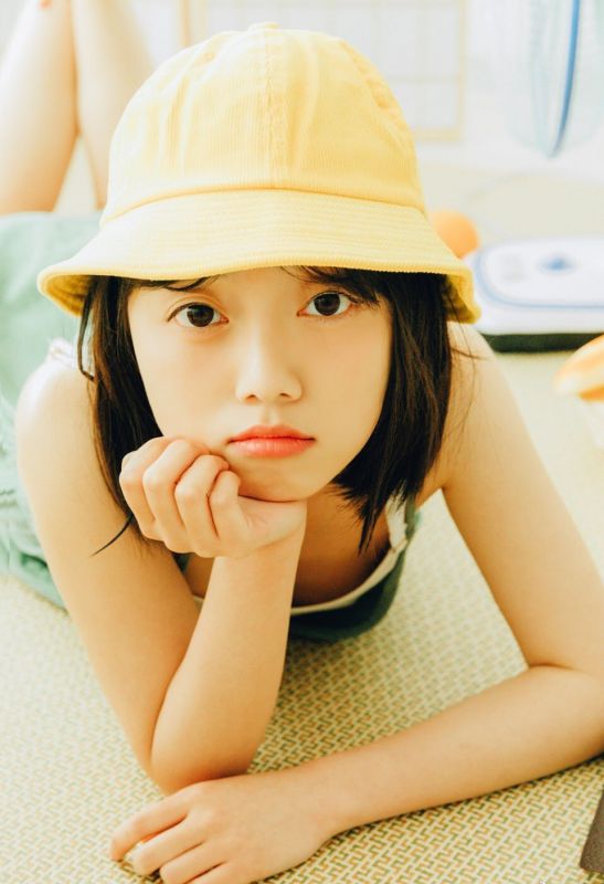 日本美少女搞怪小机灵性感居家生活艺术写真