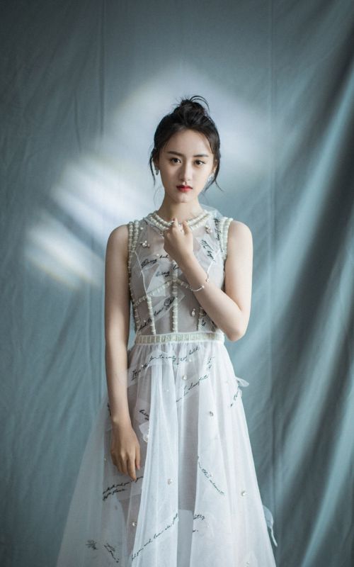 优雅淑女袁冰妍艳丽薄纱长裙唯美迷人明星图片