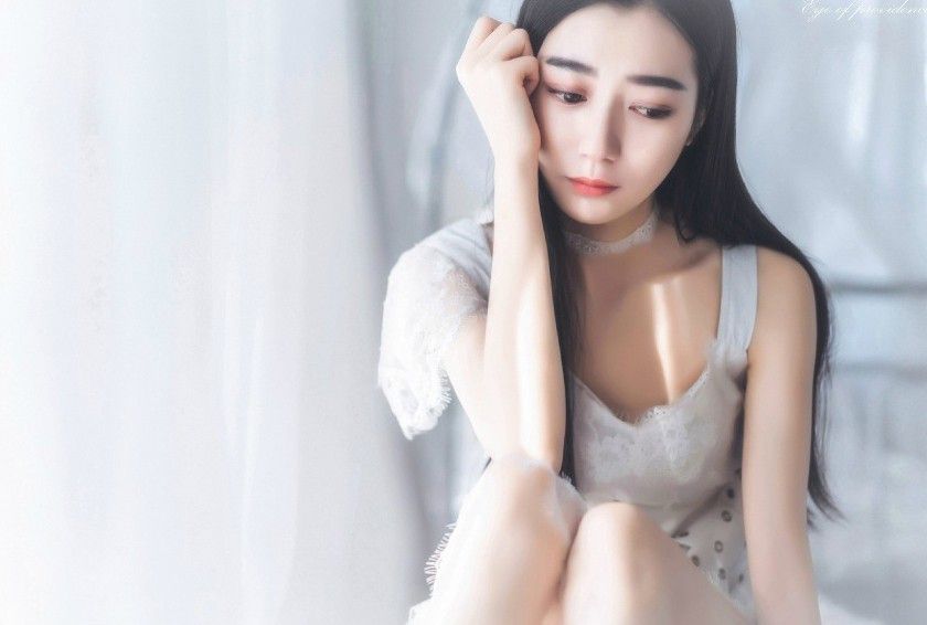 洁白纱裙少女白皙嫩肤小清新唯美写真