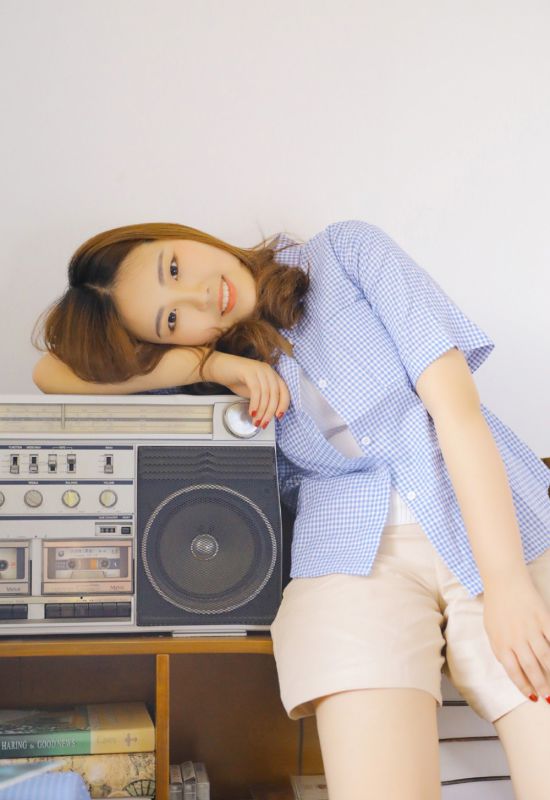 清纯宅居女孩甜美素人俏皮氧气唯美写真