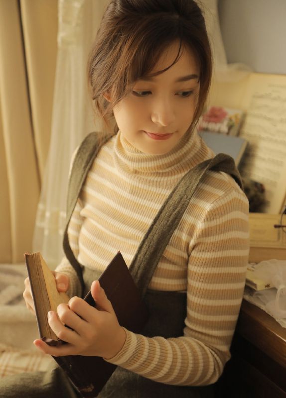 邻家火辣好身材姐姐性感裸足天然美女诱惑图片