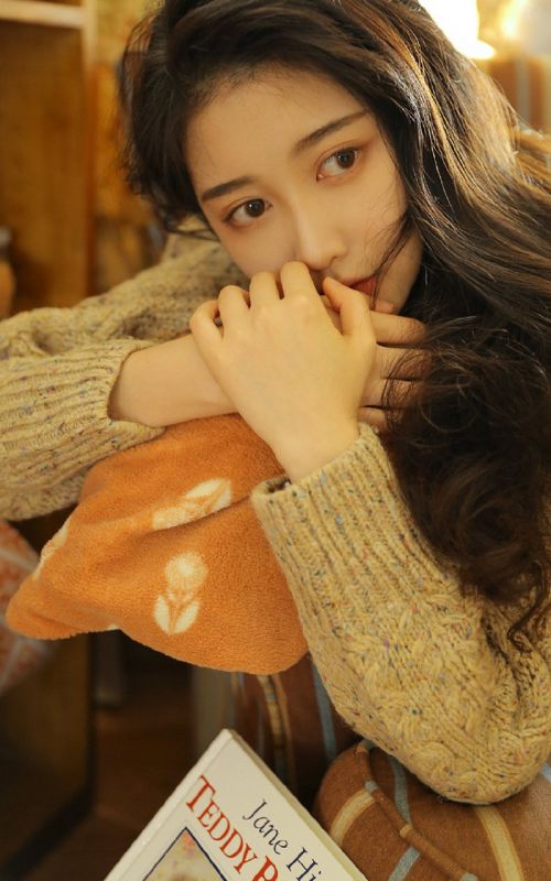 长腿白丝美女御姐性感私房清纯养眼写真图片