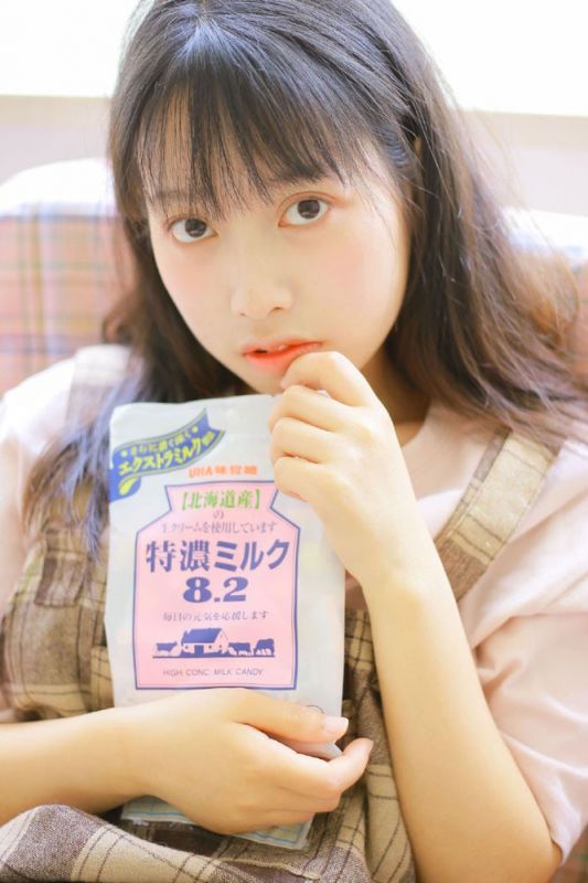 电子钢琴小能手少女活泼青涩大眼灵动清纯生活写真