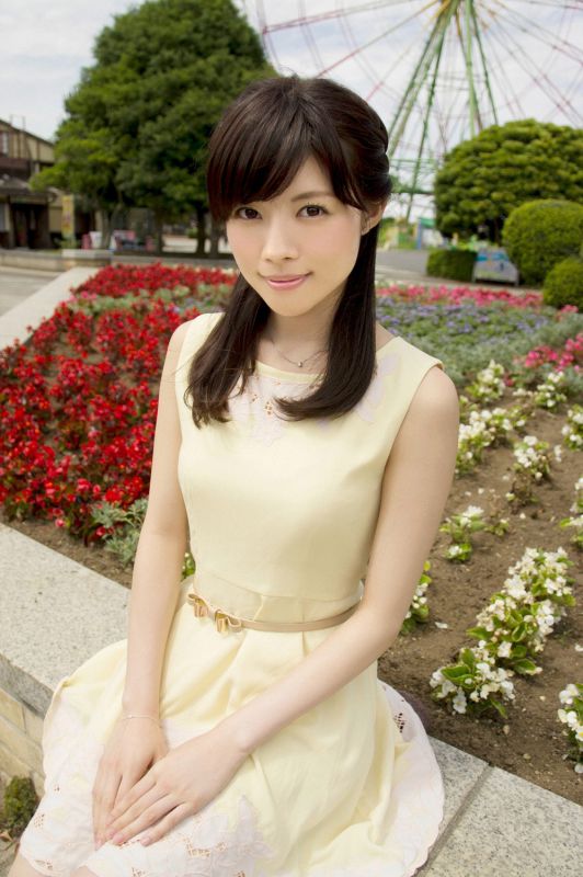 日本90后美女松川佑依子清新外拍