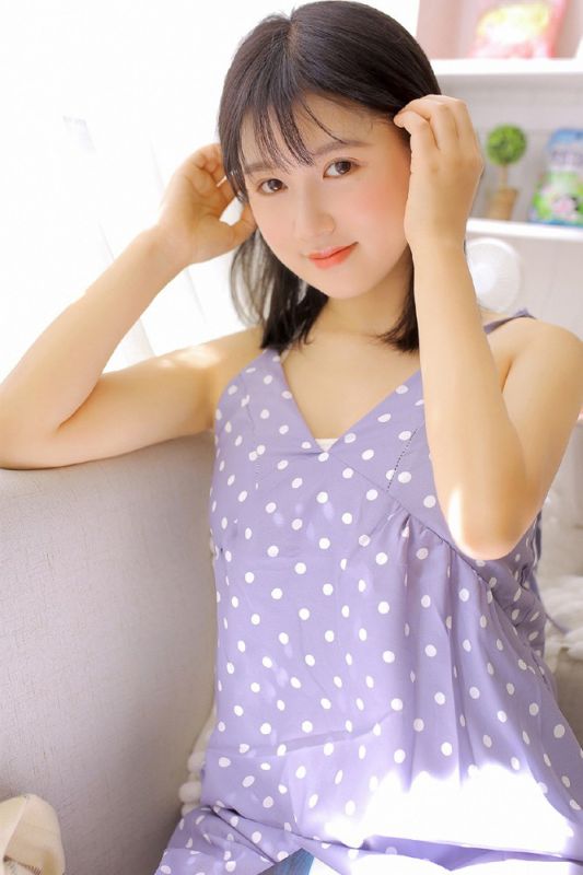 邻家微胖女孩漂亮脸蛋粉嘟嘟可爱清纯白嫩性感私房图