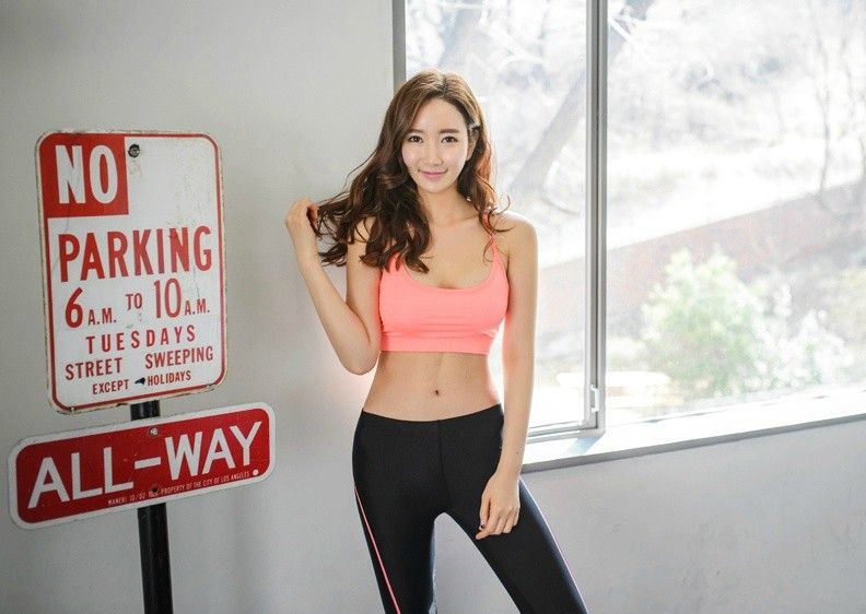 健身美女教练蜂腰美腿性感翘臀诱惑写真图片