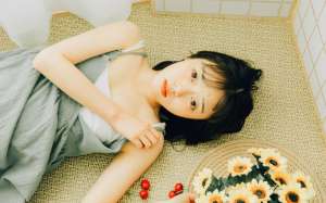 日本美少女搞怪小机灵性感居家生活艺术写真